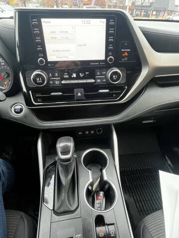 2020 Toyota Highlander LE