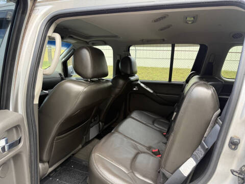 2008 Nissan Pathfinder SE