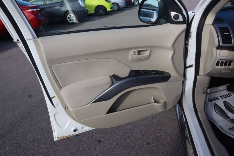 2008 Mitsubishi Outlander SE