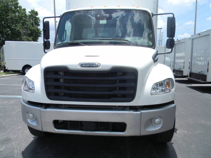 2025 Freightliner M2 106