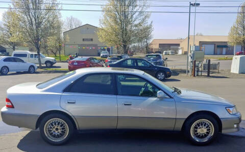 2001 Lexus ES 300 for sale at M AND S CAR SALES LLC in Independence OR