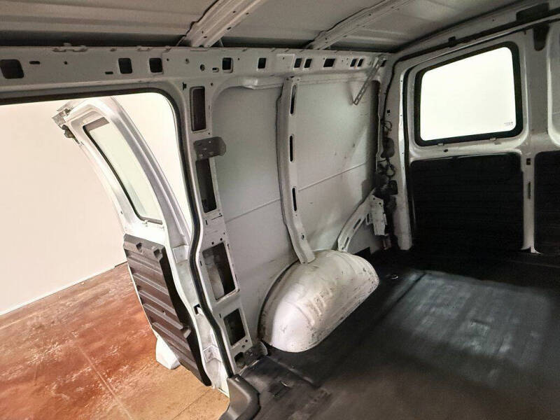 2017 GMC Savana 2500