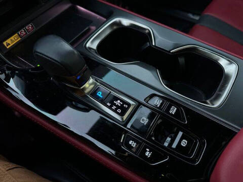 2025 Lexus NX 450h+ F SPORT Handling