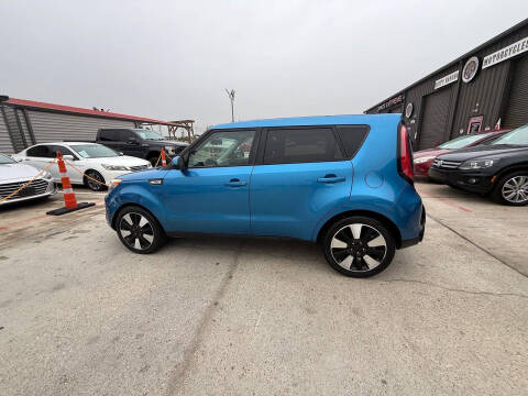 2016 Kia Soul +
