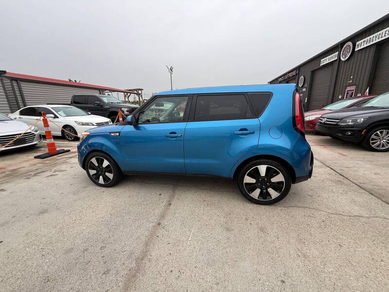 2016 Kia Soul +