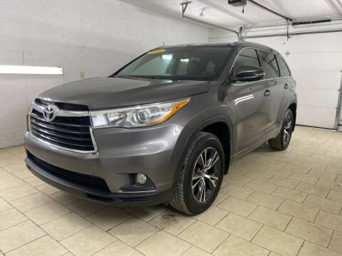 2016 Toyota Highlander for sale at 4 Friends Auto Sales LLC in Indianapolis IN