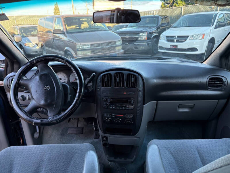 2005 Dodge Grand Caravan SE