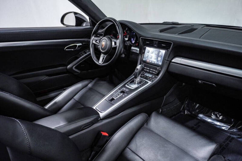 2017 Porsche 911 Carrera