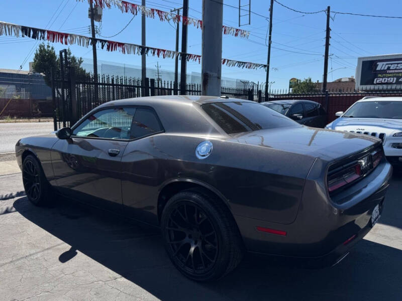 2017 Dodge Challenger SXT