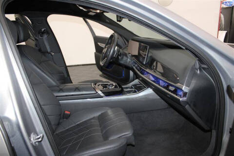 2024 BMW 7 Series 740i