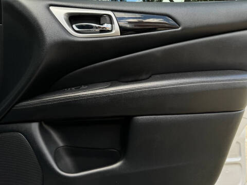 2019 Nissan Pathfinder SV