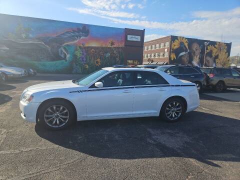 2014 Chrysler 300 for sale at RIVERSIDE AUTO SALES in Sioux City IA