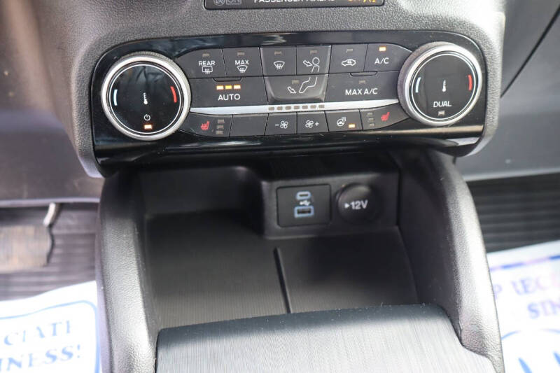 2022 Ford Escape SE