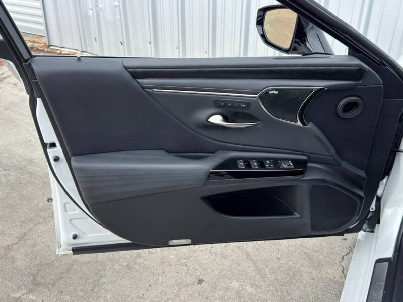 2022 Lexus ES 350 Luxury