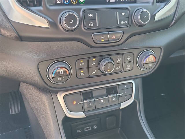 2023 GMC Terrain SLT