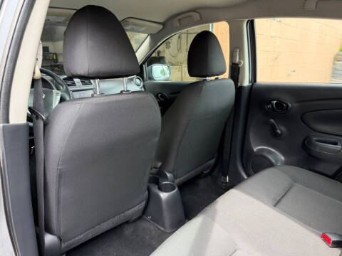 2019 Nissan Versa S Plus