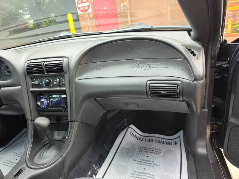 2004 Ford Mustang
