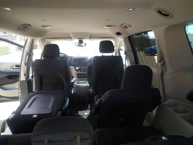 2017 Chrysler Pacifica Touring-L