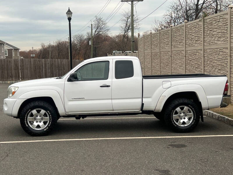 2011 Toyota Tacoma Base photo 5