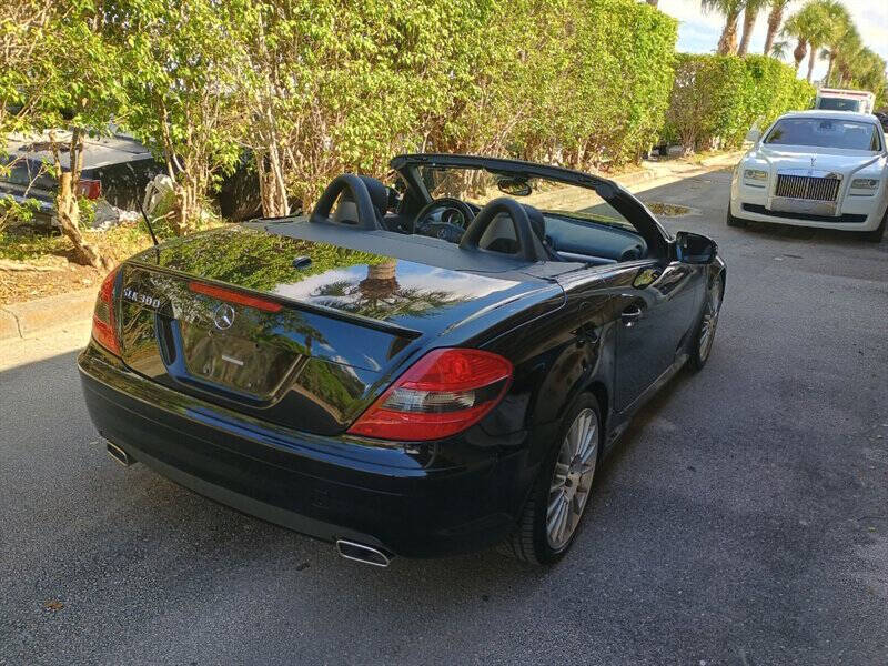 2011 Mercedes-Benz SLK 6