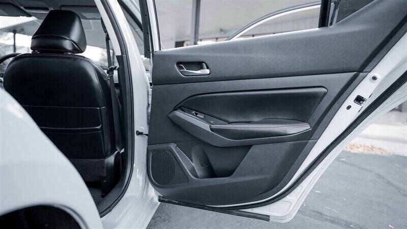 2023 Nissan Altima 2.5 SR