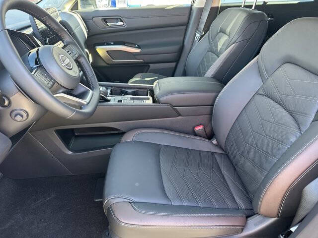 2025 Nissan Pathfinder Platinum