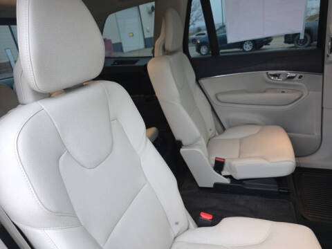 2020 Volvo XC90 T5 Momentum