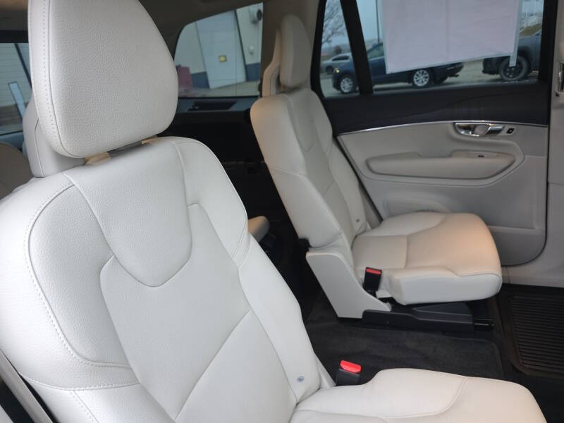 2020 Volvo XC90 T5 Momentum