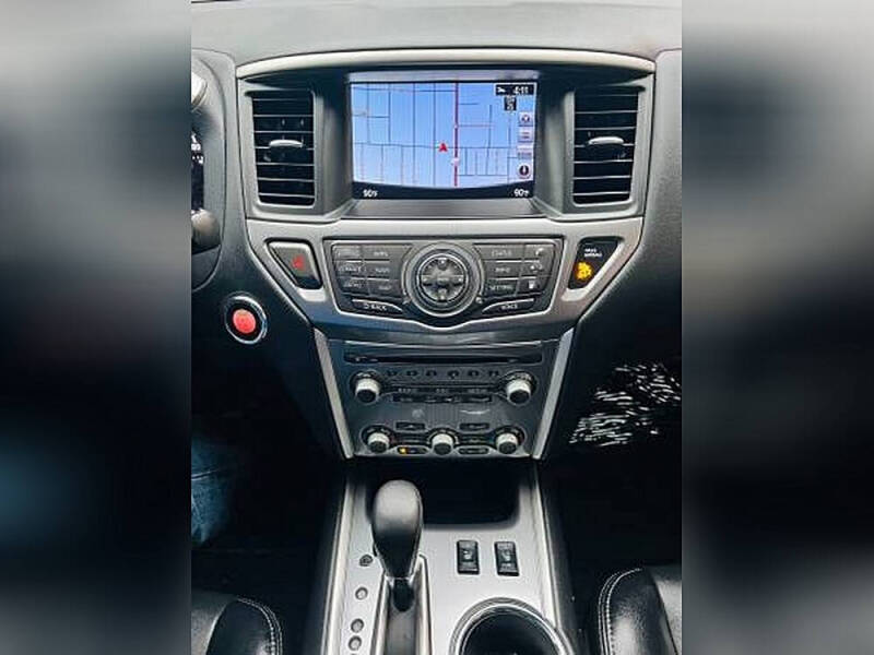 2020 Nissan Pathfinder SL