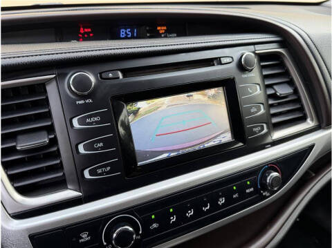 2017 Toyota Highlander LE