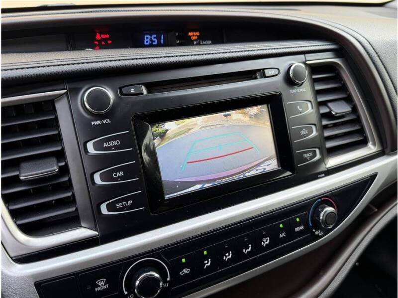 2017 Toyota Highlander LE