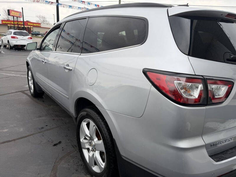 2017 Chevrolet Traverse LT