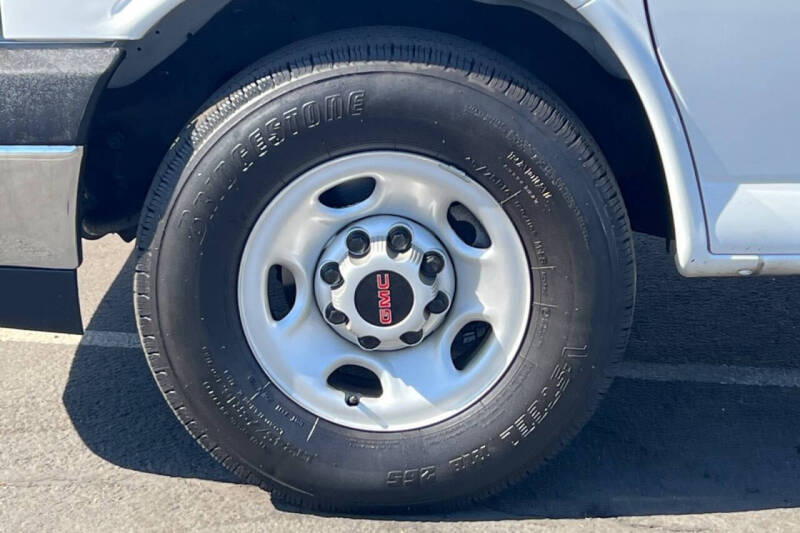 2023 GMC Savana 2500