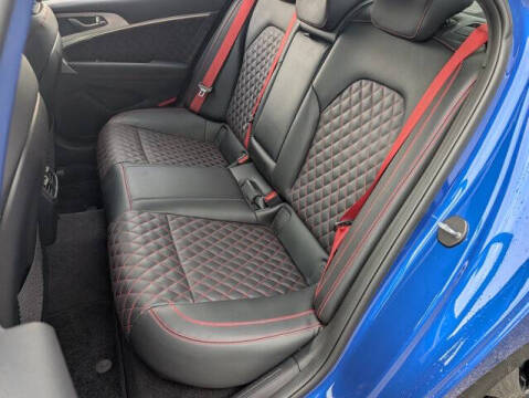 2023 Genesis G70