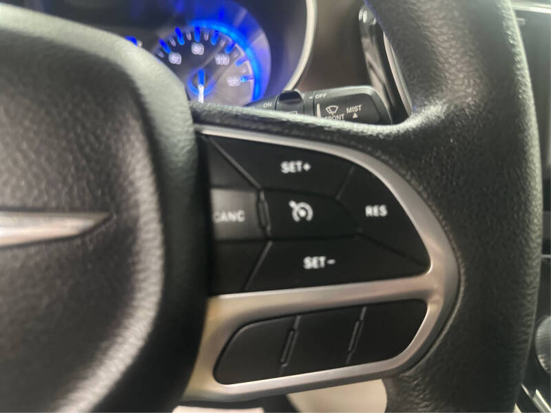 2020 Chrysler Voyager LXi