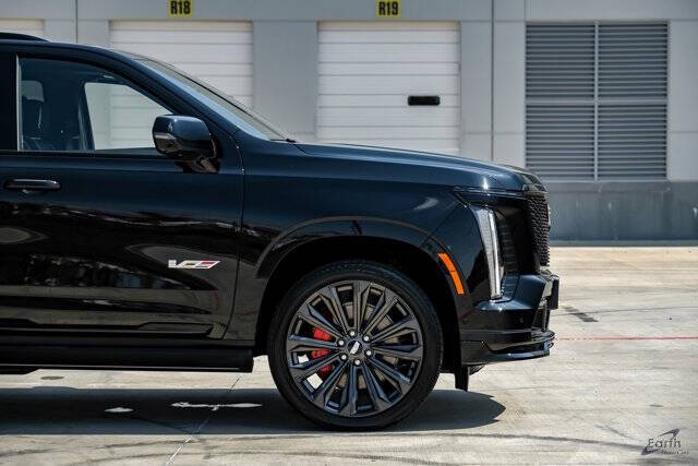 2025 Cadillac Escalade-V