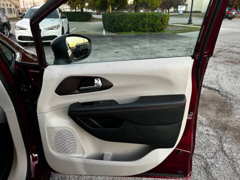 2017 Chrysler Pacifica Touring