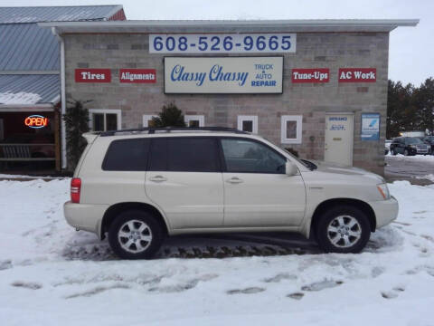 2001 Toyota Highlander for sale at Classy Chassy in Holmen WI