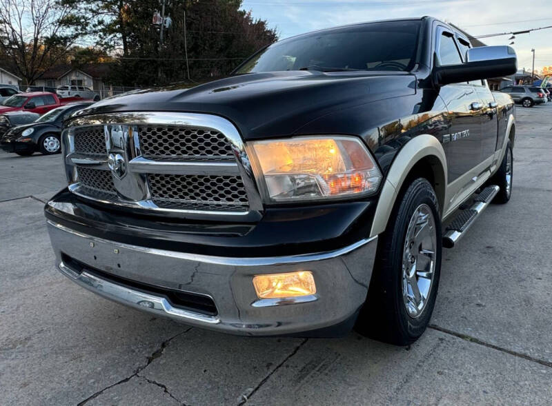 2011 RAM Ram 1500 Pickup Laramie photo 3