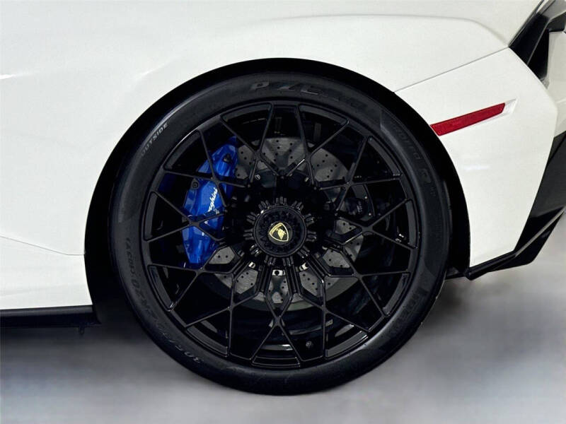 2021 Lamborghini Huracan STO