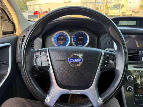 2011 Volvo XC60 T6 R-Design