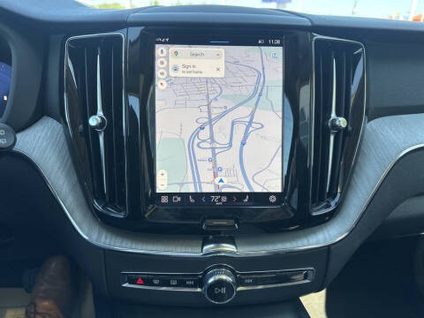 2025 Volvo XC60 B5 Plus Dark Theme