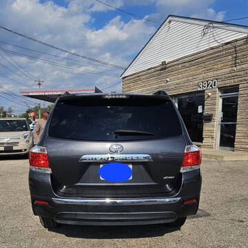 2011 Toyota Highlander SE