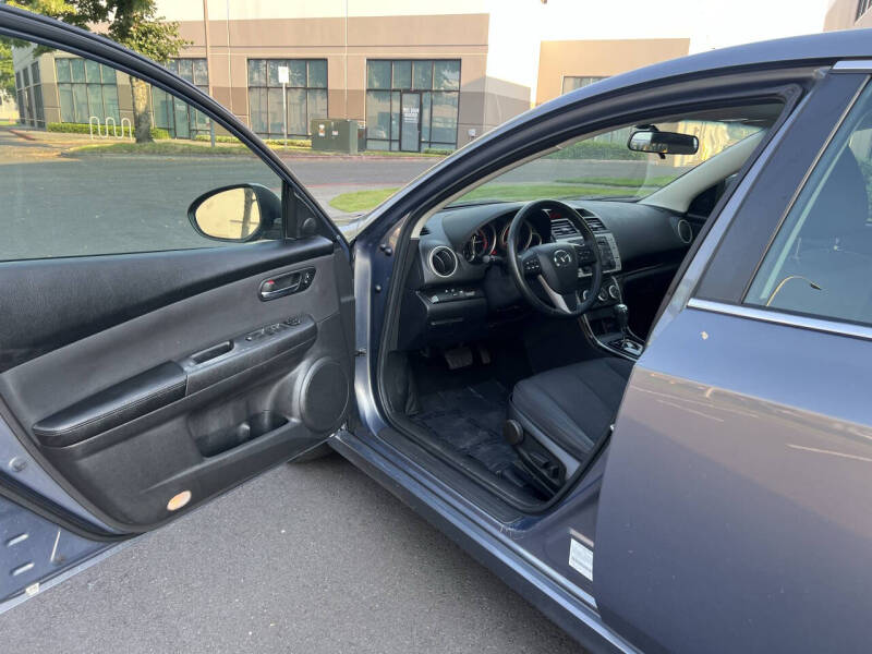 2011 Mazda MAZDA6 i Touring Plus