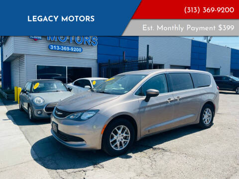 2018 Chrysler Pacifica for sale at Legacy Motors in Detroit MI