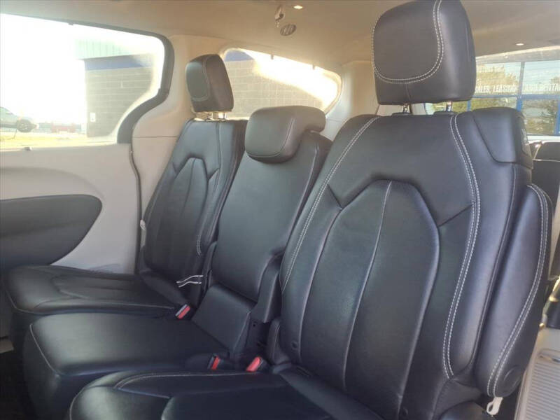 2022 Chrysler Pacifica Touring L