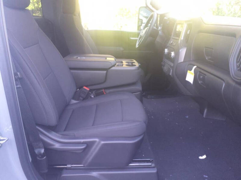 2025 GMC Sierra 2500HD Pro