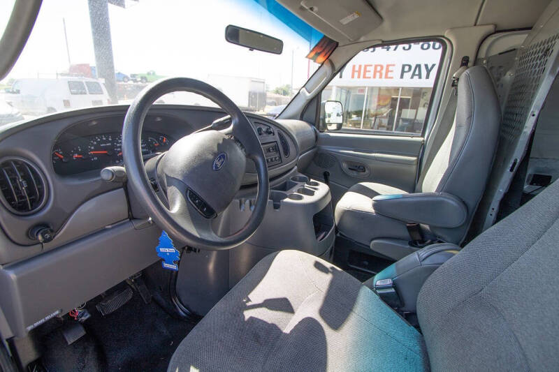 2004 Ford E-Series
