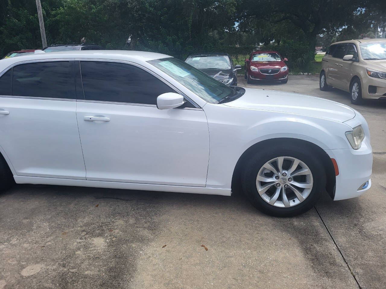 2016 Chrysler 300 for sale at FAMILY AUTO BROKERS in Longwood, FL