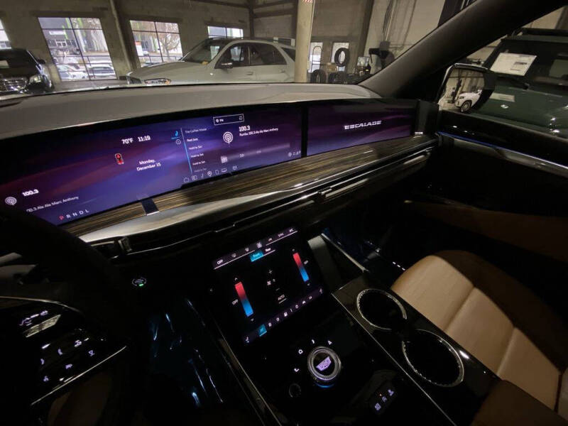 2025 Cadillac Escalade Premium Luxury